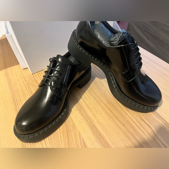 Prada Black leather lace up loafer. Woman’s size 7. - Picture 7 of 12